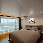загора Chalet Novyy Kropivnik